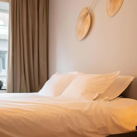 Kalande Hotel *